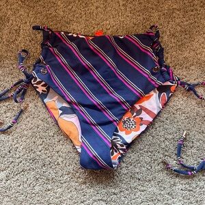 Maaji Bikini Bottoms size small